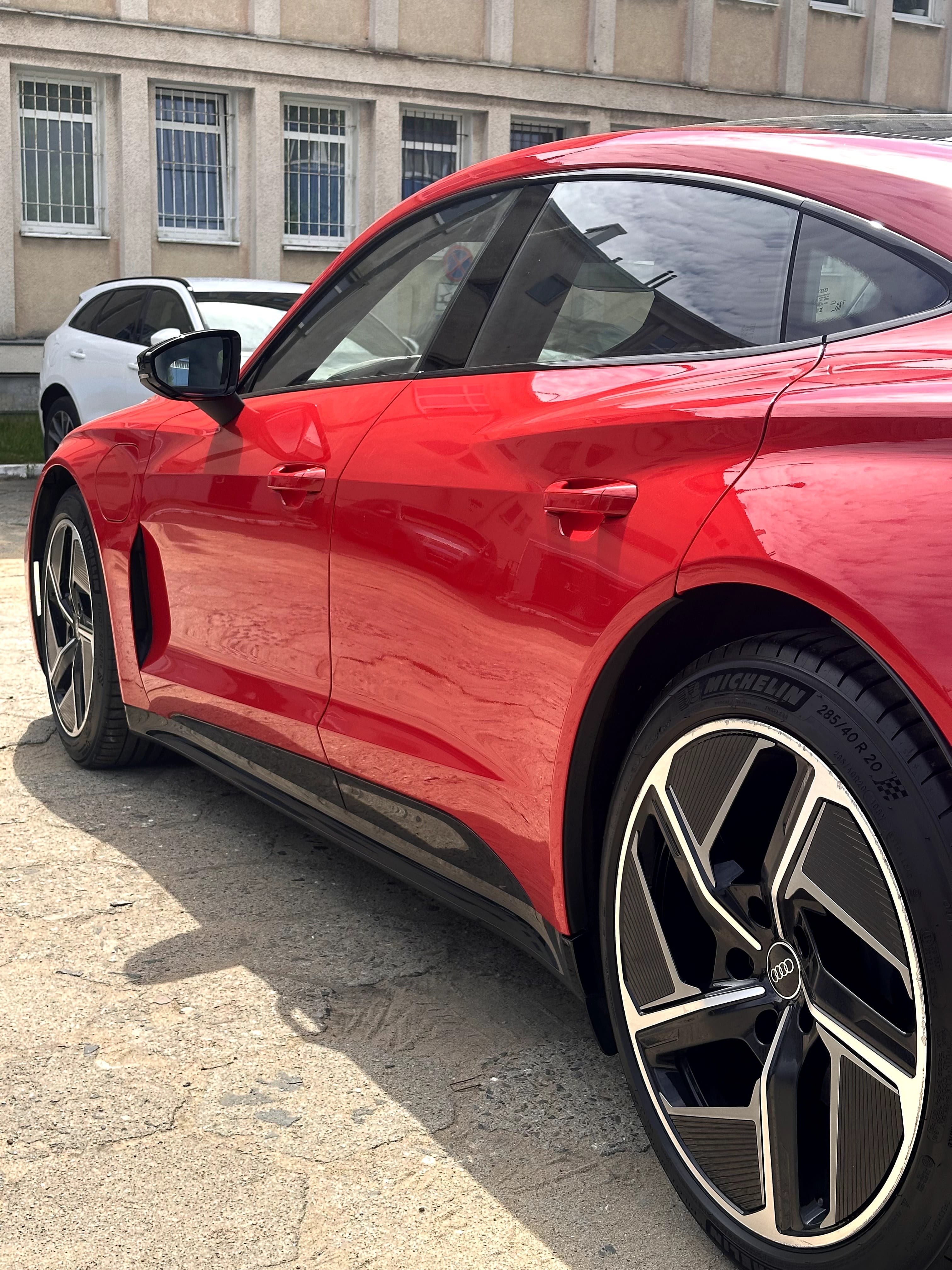 Audi Etron GT — zdjęcie 2