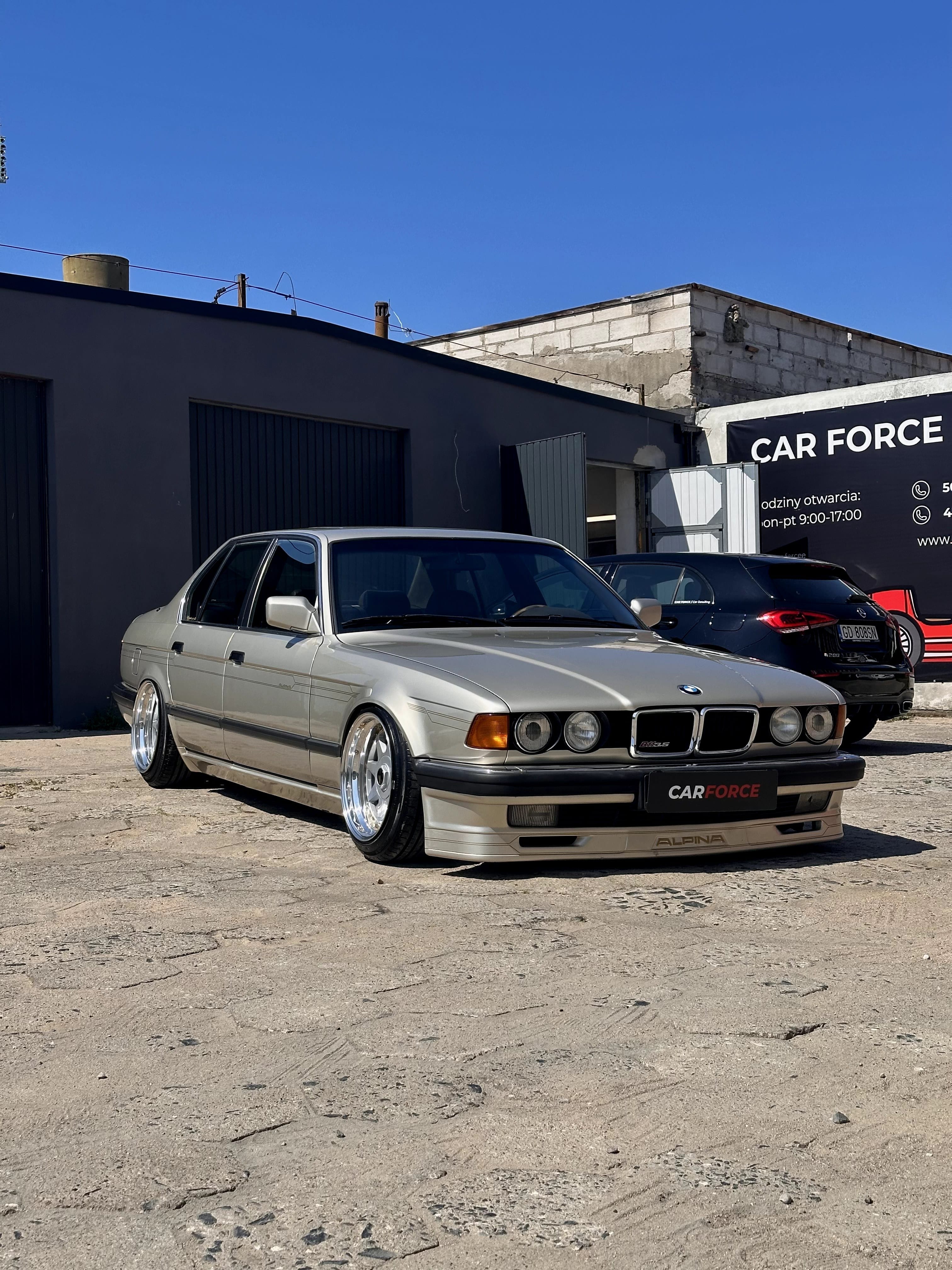BMW e32 alpina po detailingu — Renowacja felg